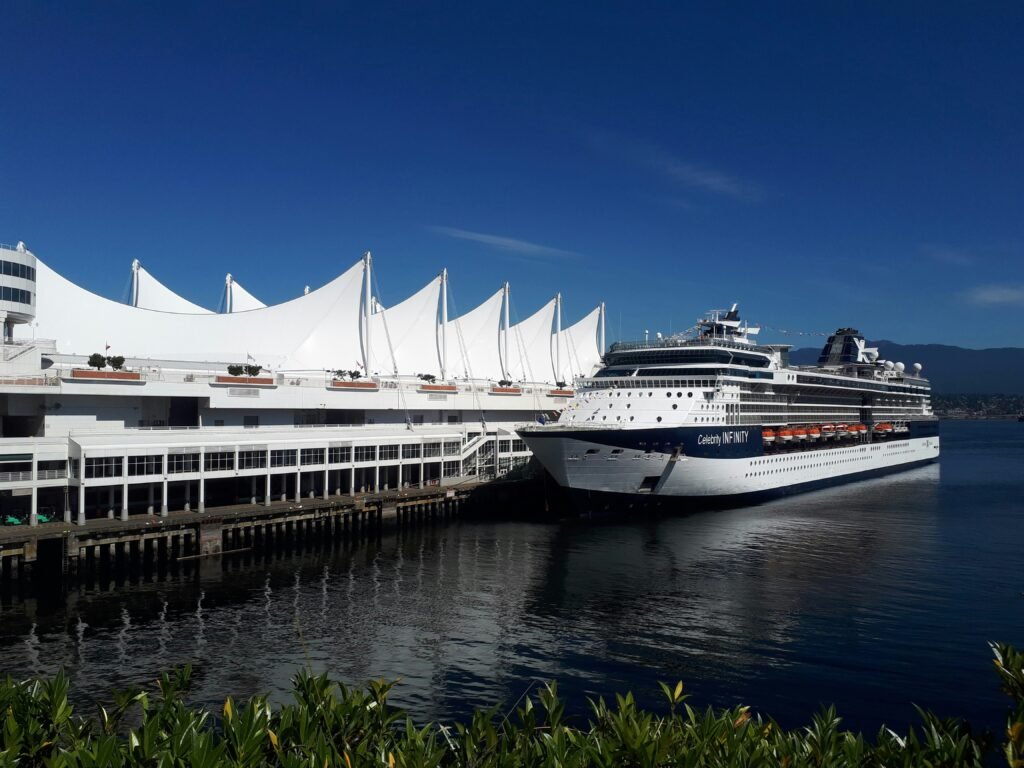 Cruise passengers leaving the ship for an organized shore excursion