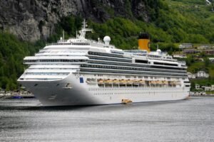What is a tender port on a cruise? Why ships cannot dock directly